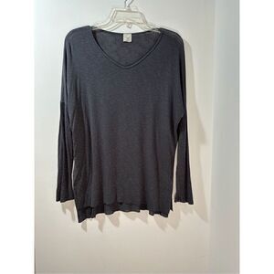 Paper Bag women’s gray long sleeve v-neck shirt with raw hem size Large. #22-058